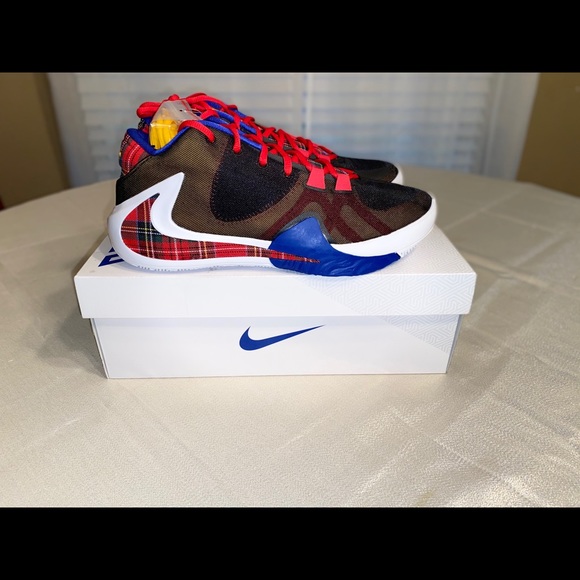 I am selling Greek freaks - Picture 5 of 5